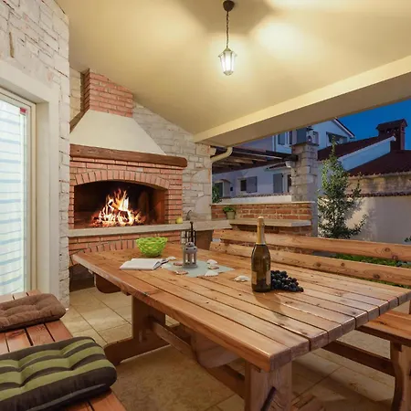 Holiday home Gorgeous In Golubovo With Kitchen