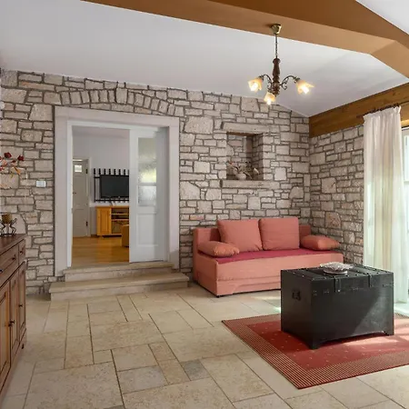 Tatil Evi Four-bedroom In Golubovo *