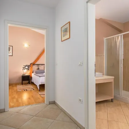 Four-bedroom In Golubovo Tatil Evi *