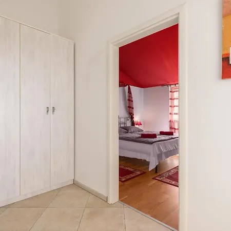Four-bedroom In Golubovo * Mednjan