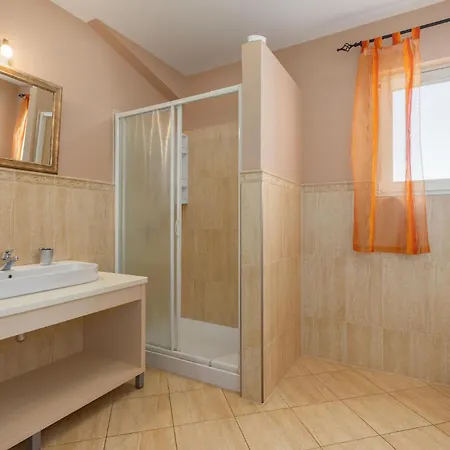 Tatil Evi Four-bedroom In Golubovo