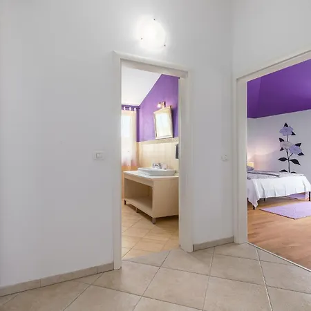 Four-bedroom In Golubovo Tatil Evi Mednjan
