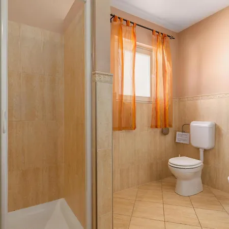 Four-bedroom In Golubovo Tatil Evi
