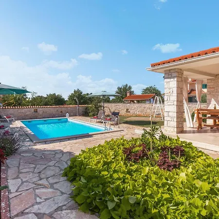 Tatil Evi Four-bedroom In Golubovo *