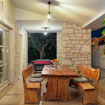Four-bedroom In Golubovo Tatil Evi