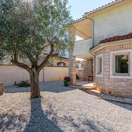 Tatil Evi Four-bedroom In Golubovo